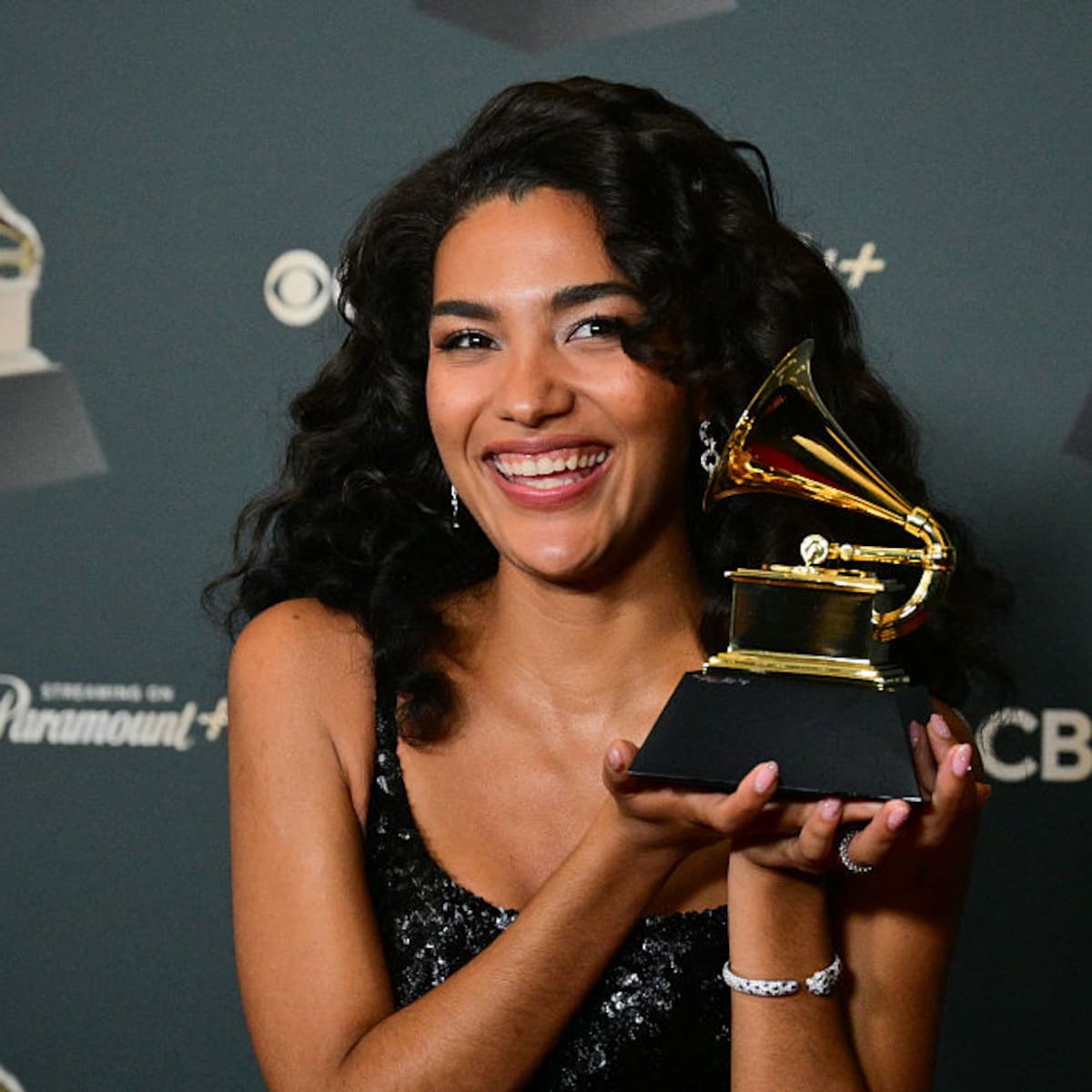 Olivia Dean: el nombre que tienes que conocer tras los Grammy 2026