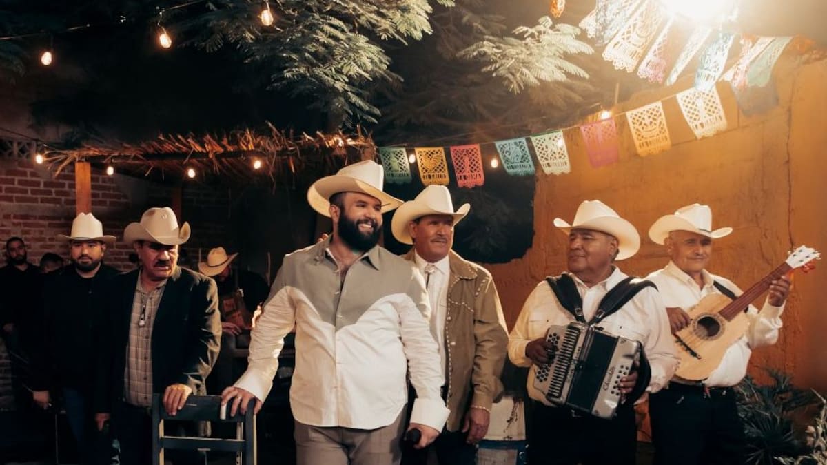 ¿Qué significa Chapayeka, el nombre del último álbum de Carín León? Lo que debes saber y su tour en 2026