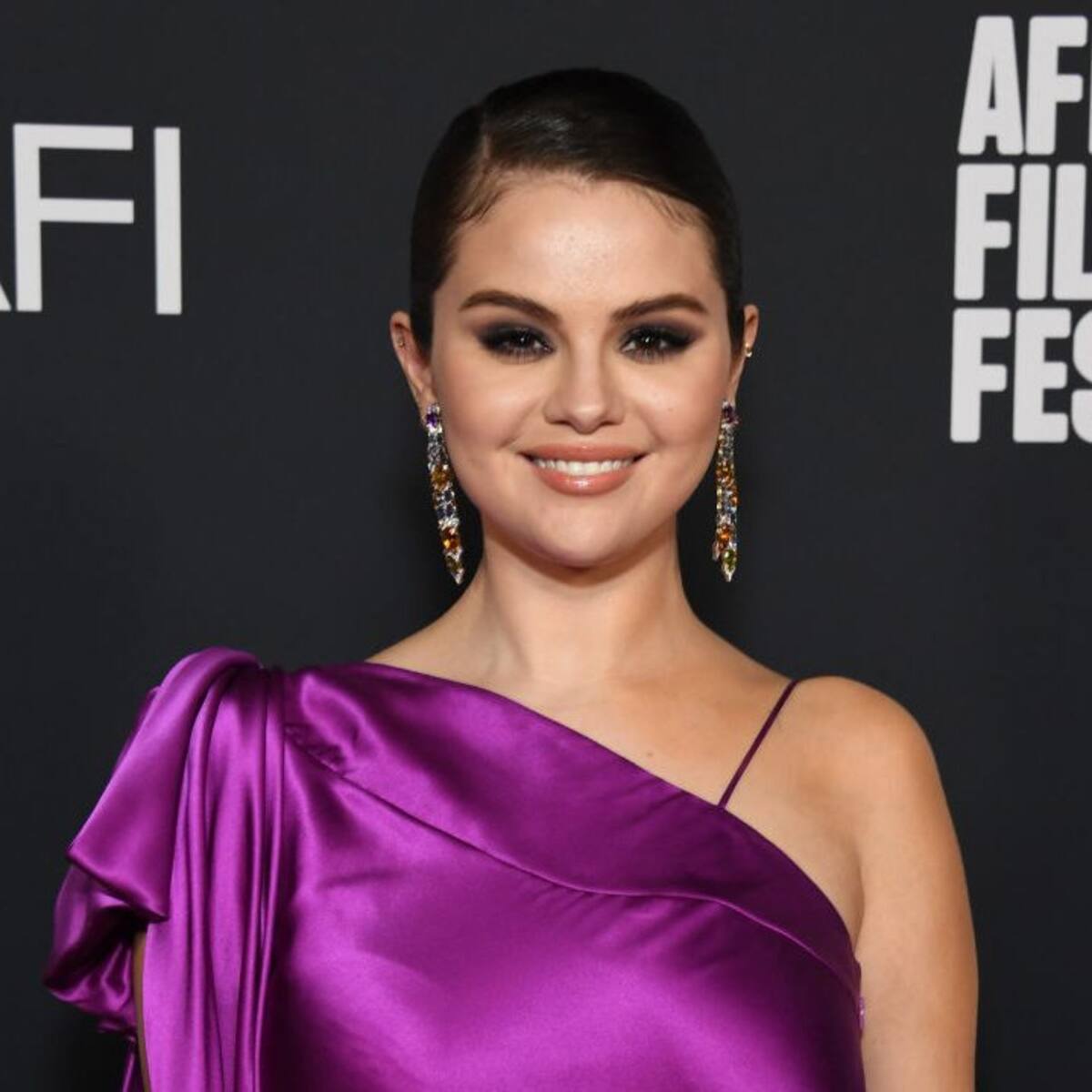 Selena Gomez Clarifies: ‘Single Soon’ Isn’t About The Weeknd