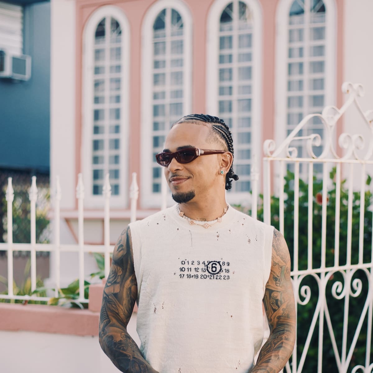 Ozuna's 'Una Aventura' Meaning and Lyrics in English