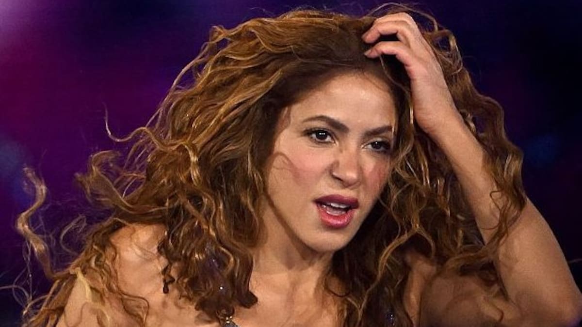 A Shakira le jalan el cabello en pleno concierto: así reaccionó la cantante
