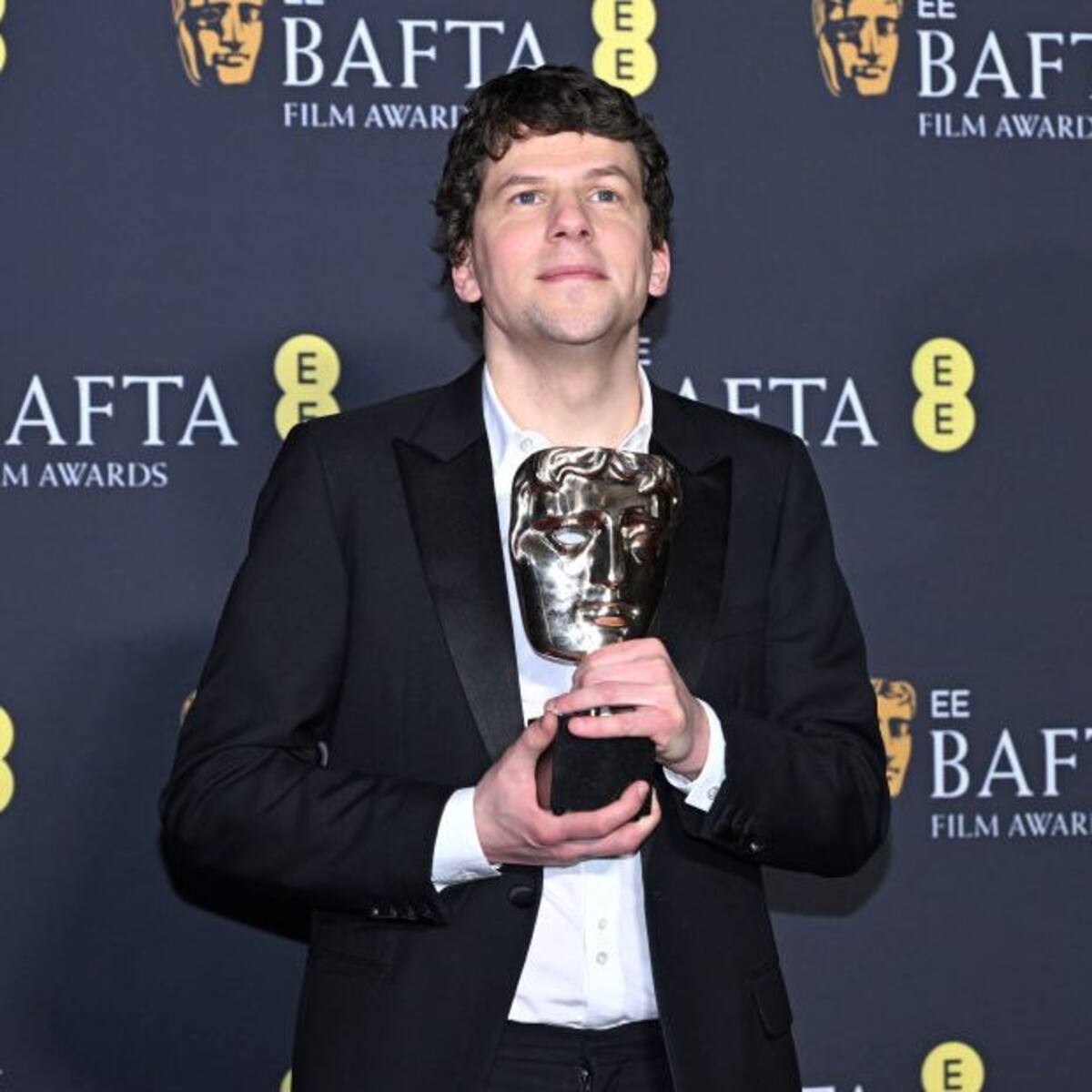 Javier Ibarreche Talks with Jesse Eisenberg About His Film ‘A Real Pain’