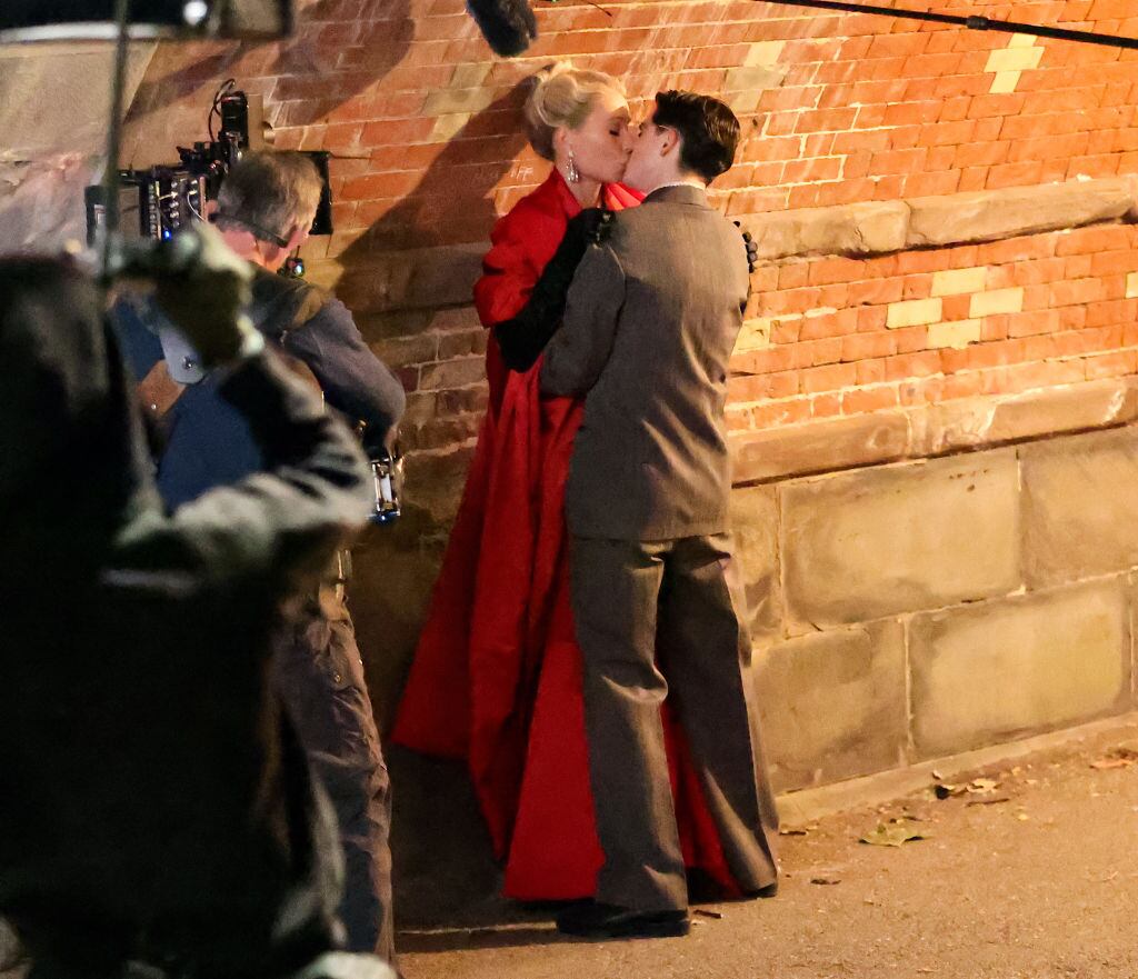 Gwyneth Paltrow and Timothee Chalamet are seen at the «Marty Supreme» movie set in Central Park, Manhattan on October 16, 2024 in New York City. Jose Perez/Bauer-Griffin/GC Images