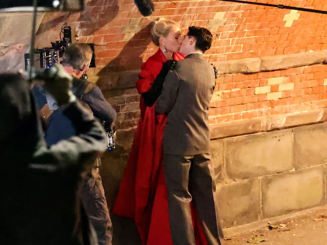 Gwyneth Paltrow and Timothee Chalamet are seen at the «Marty Supreme» movie set in Central Park, Manhattan on October 16, 2024 in New York City. Jose Perez/Bauer-Griffin/GC Images