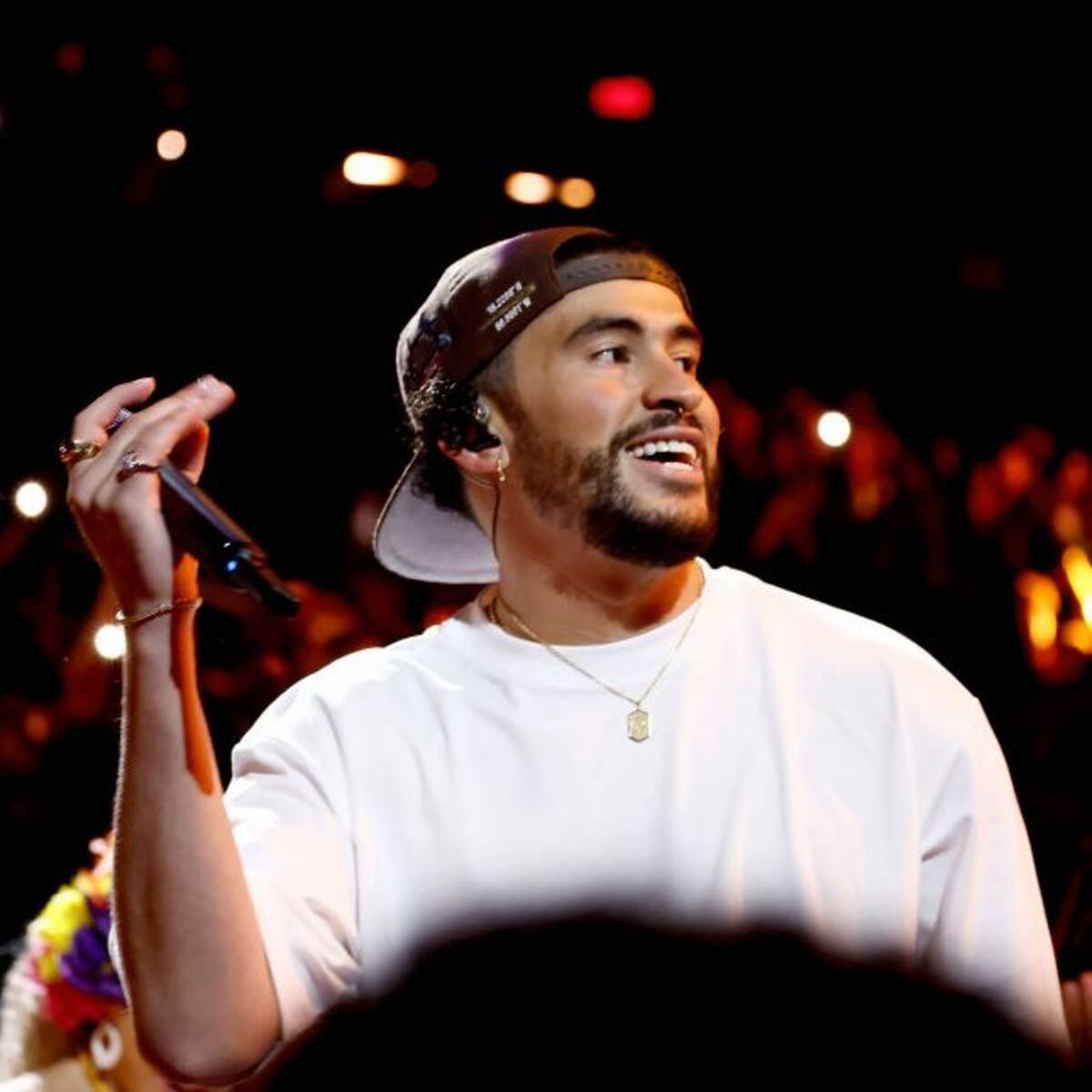 Bad Bunny & Grupo Frontera Gets Back to the Top of Lista LOS40 USA