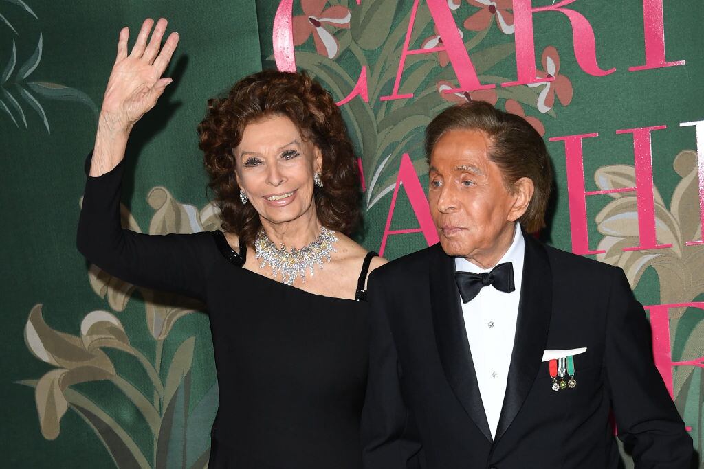 Sophia Loren y Valentino Garavani asisten a los Green Carpet Fashion Awards durante la Semana de la Moda de Milán Primavera/Verano 2020, el 22 de septiembre de 2019 en Milán, Italia. Daniele Venturelli/Getty Images