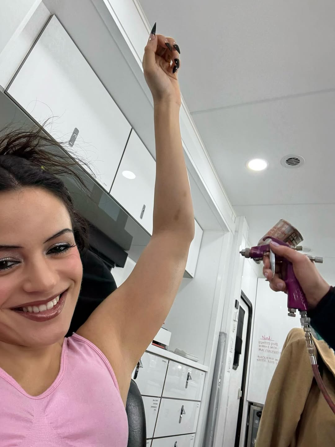 Rosalía comparte imágenes de su proceso de preparación para la serie Euphoria, subidas a su Instagram el 26 de abril de 2026