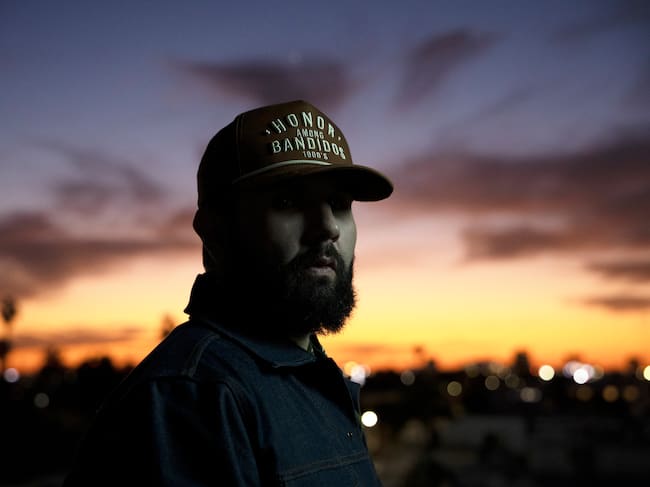 Carín León presenta MudaH (Deluxe Edition) / via Artist Publicist