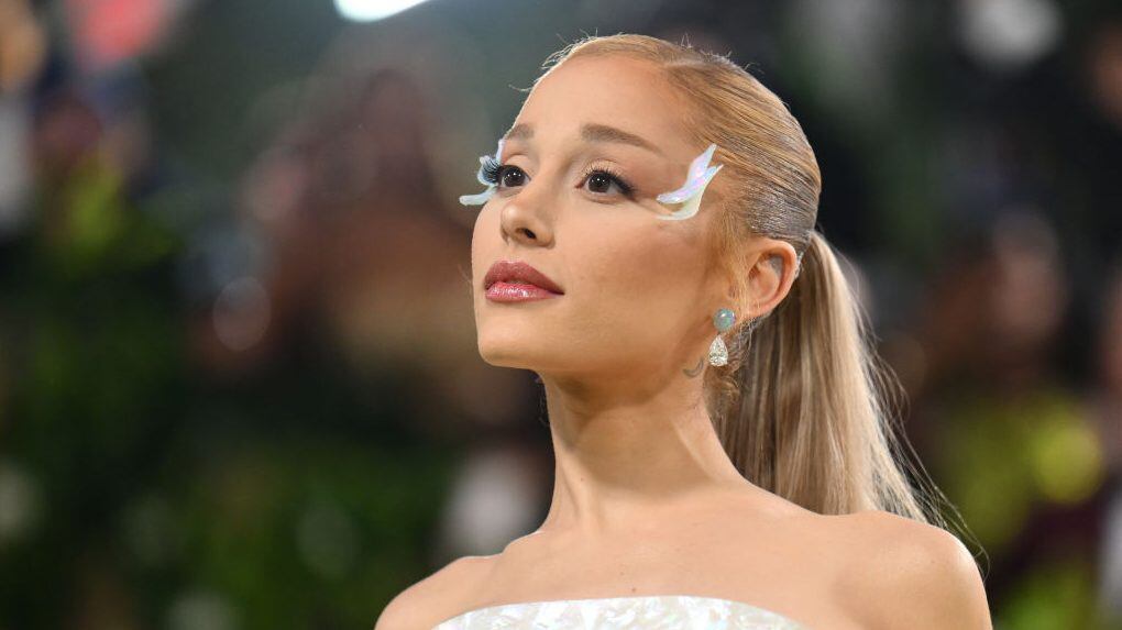Ariana Grande arrives for the 2024 Met Gala at the Metropolitan Museum of Art on May 6, 2024, in New York. The Gala raises money for the Metropolitan Museum of Art’s Costume Institute. The Gala’s 2024 theme is «Sleeping Beauties: Reawakening Fashion.» Angela WEISS / AFP) (Photo by ANGELA WEISS/AFP via Getty Images