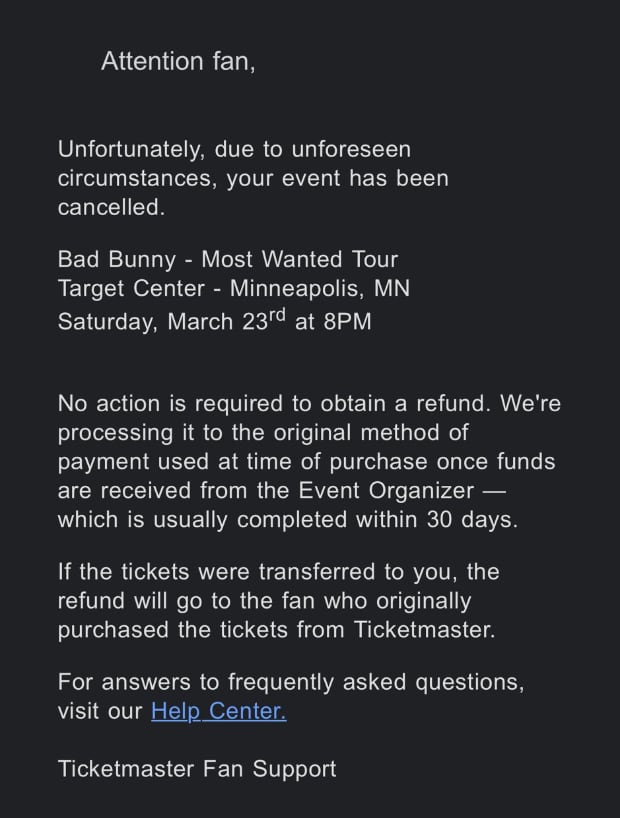 <a href="https://twitter.com/XxLonelyLonerxX/status/1770840559550128538?ref_src=twsrc%5Etfw%7Ctwcamp%5Etweetembed%7Ctwterm%5E1770840559550128538%7Ctwgr%5Edd44021c214e030462d88212837876fa8c940110%7Ctwcon%5Es1_&ref_url=https%3A%2F%2Feldiariony.com%2F2024%2F03%2F23%2Fbad-bunny-cancela-su-show-en-minneapolis-por-supuestas-bajas-ventas-sus-fans-revelan-otro-motivo%2F">X.</a>