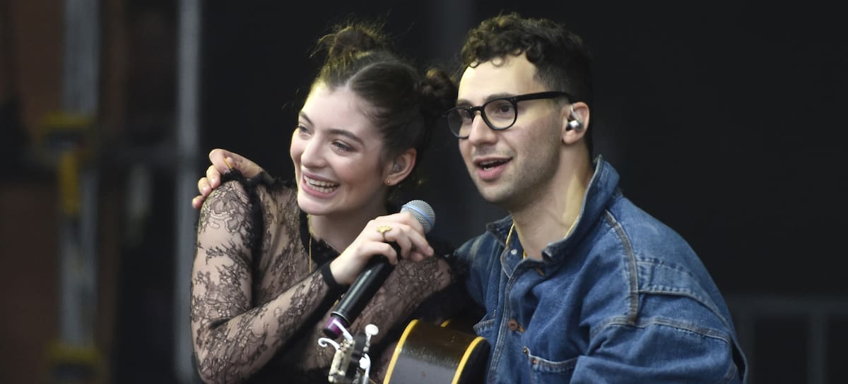 Lorde y Jack Antonoff actúan durante el Outside Lands Music and Arts Festival 2017 en el Golden Gate Park de San Francisco, California.