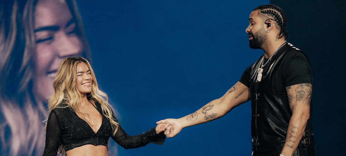 Karol G y Drake durante el show de la artista en Houston, el 27 de septiembre de 2026
