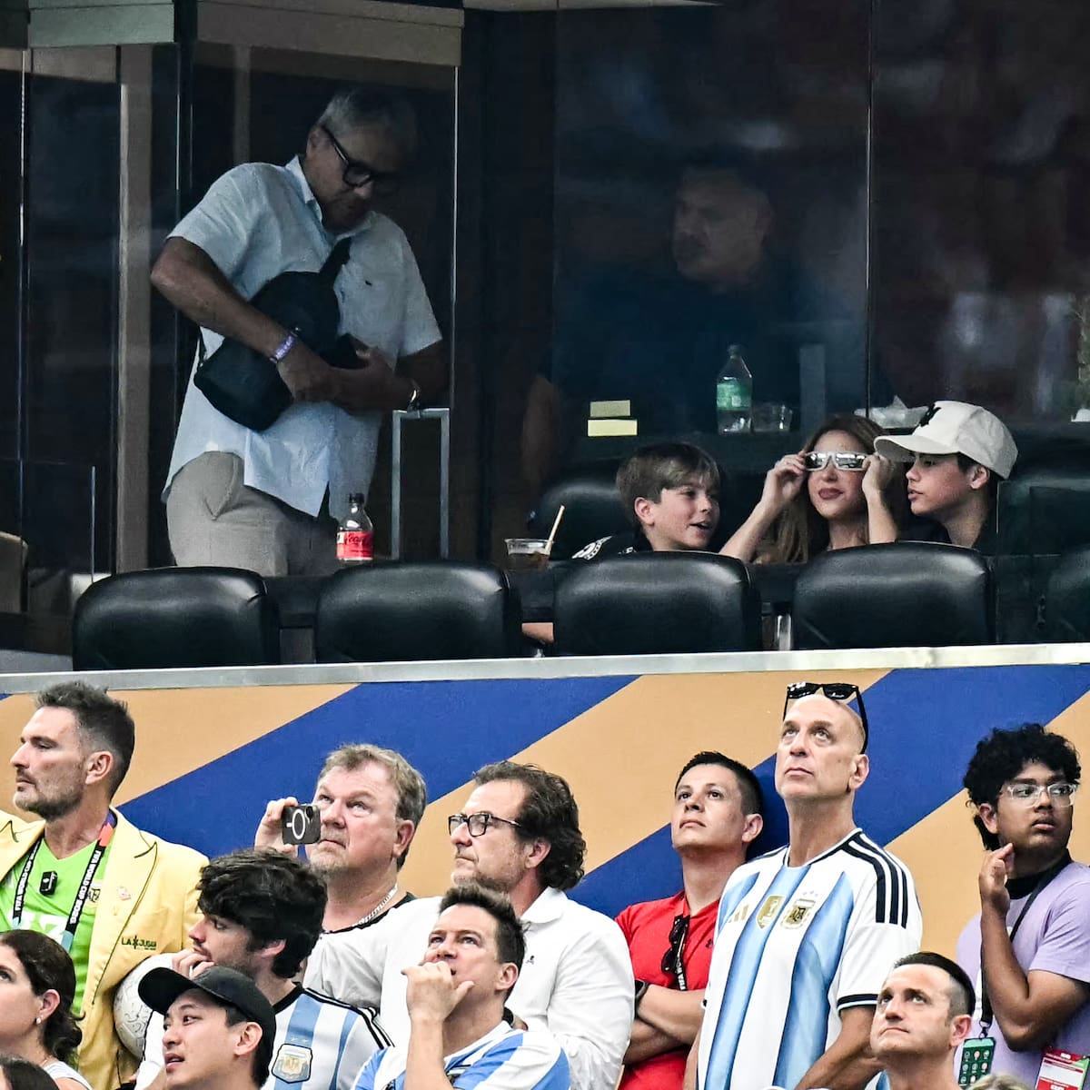 El video de la ovación a Shakira en el partido de Argentina y su mensaje a Lionel Messi