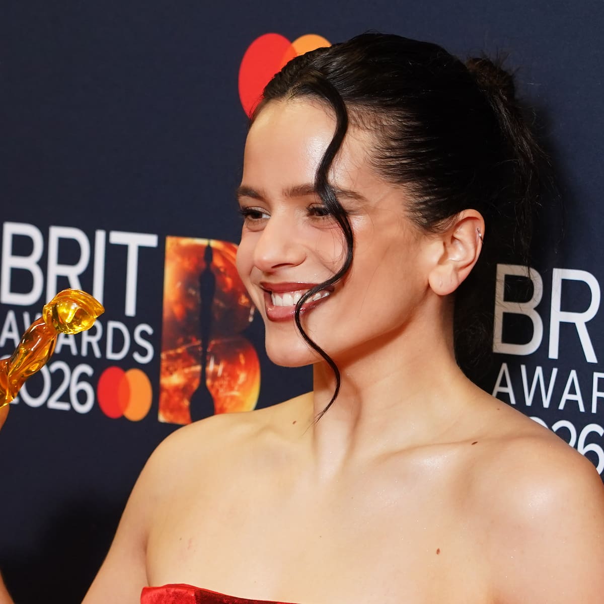 Ganadores de los BRIT Awards 2026: Olivia Dean arrasa y Rosalía hace historia