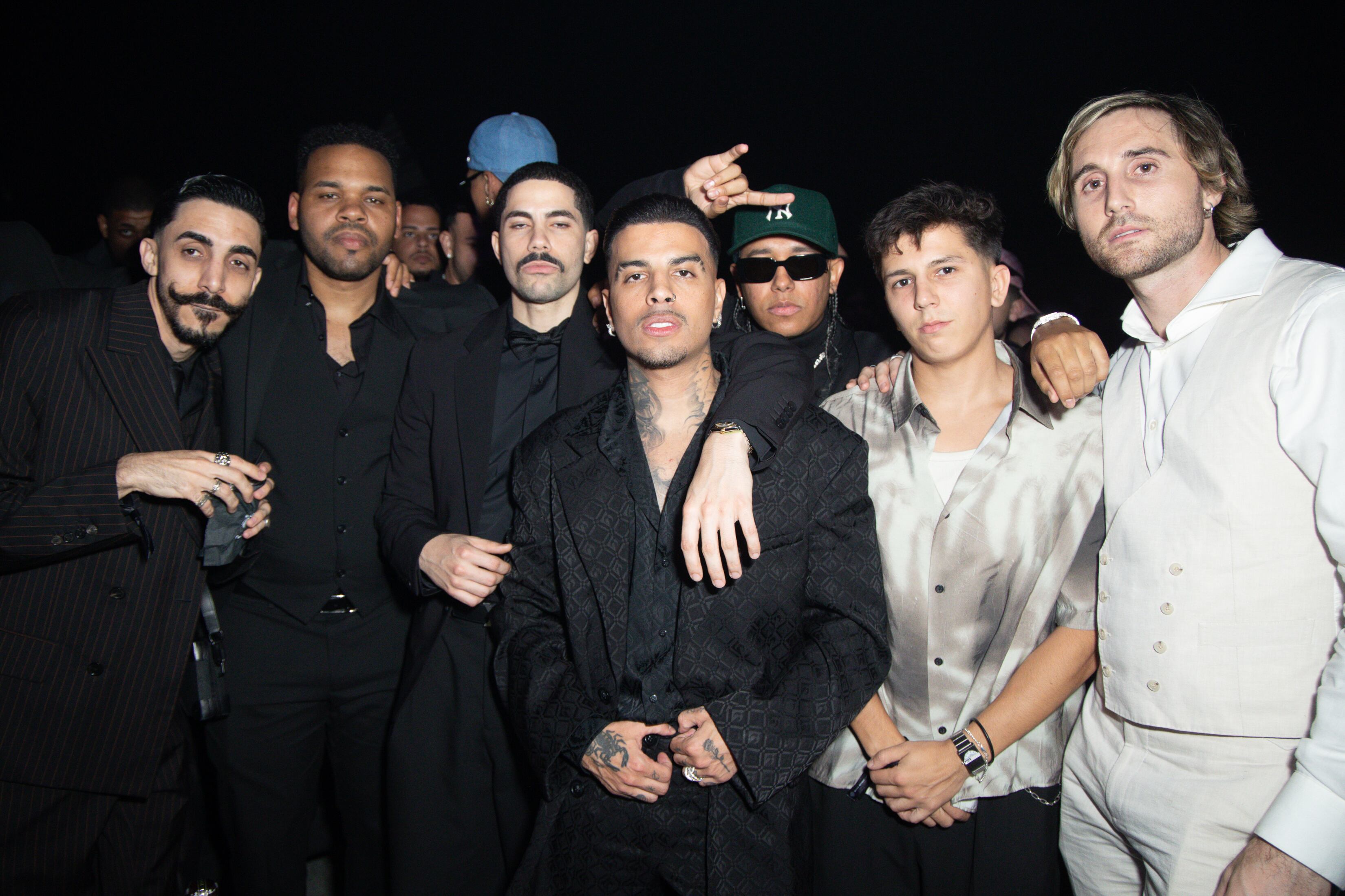 Rauw Alejandro con Mykee Espino en la fiesta posterior a la entrega de los Premios GRAMMY Latinos, organizada por Sony Latin, el 15 de noviembre de 2024 en Miami, Florida