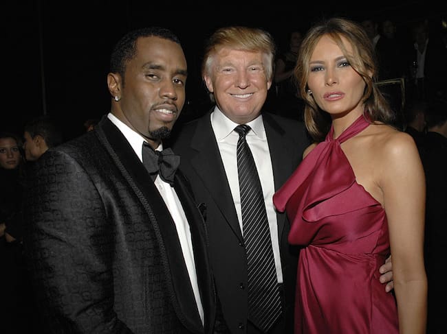Diddy, Donald Trump y Melania Trump asisten al evento organizado por GUCCI y MADONNA, «A NIGHT TO BENEFIT RAISING MALAWI AND UNICEF», en las Naciones Unidas el 6 de febrero de 2008 en la ciudad de Nueva York. JOE SCHILDHORN/Patrick McMullan vía Getty Images
