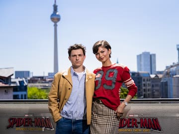 Zendaya vuelve a redes sociales para compartir una nueva foto junto a Tom Holland y la parada del tour de Spider Man en Roma