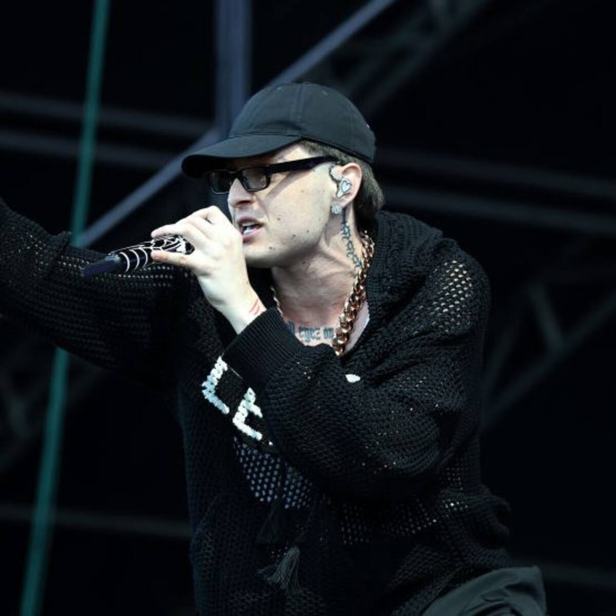 Peso Pluma Gets Tattoo of New Girlfriend’s Name: VIDEO