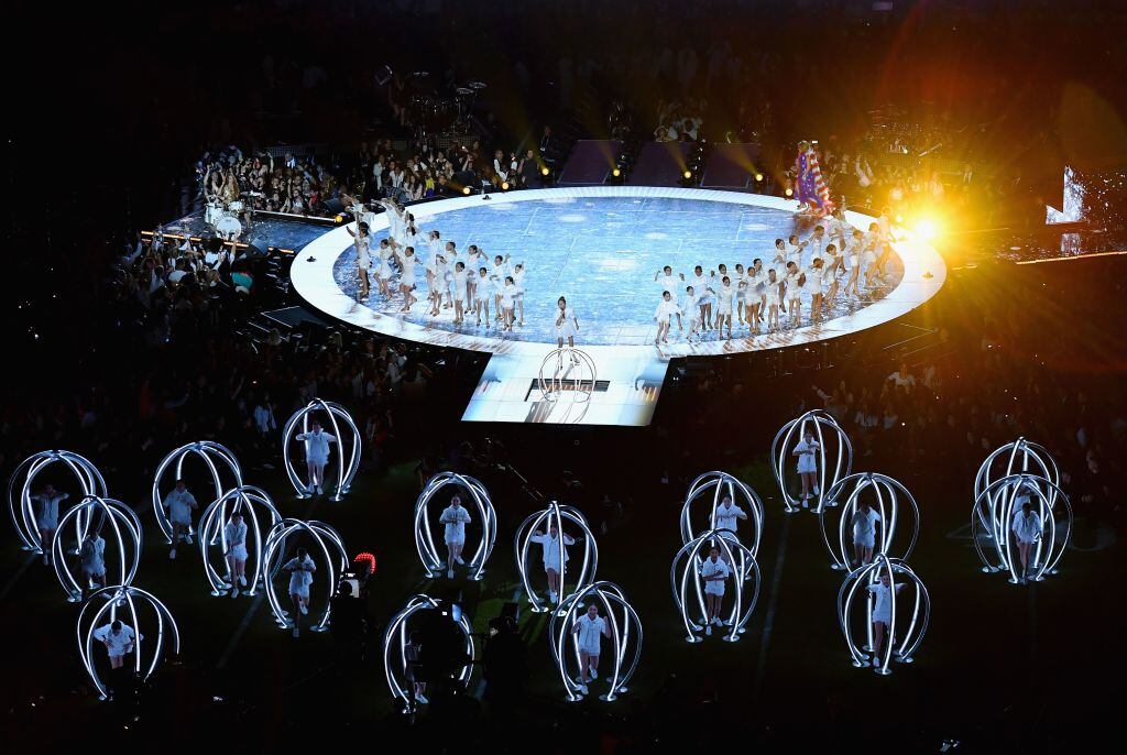 Jennifer López and her daughter Emme Muniz perform during the halftime show of Super Bowl. Angela Weiss / AFP via Getty Images
