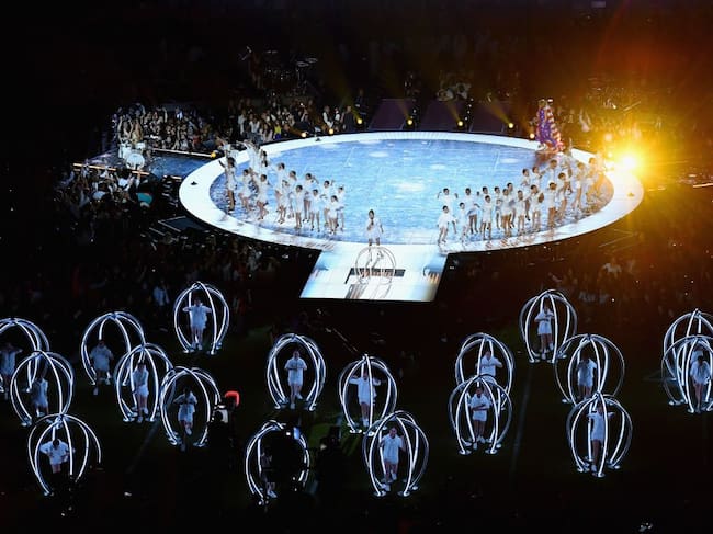 Jennifer López and her daughter Emme Muniz perform during the halftime show of Super Bowl. Angela Weiss / AFP via Getty Images