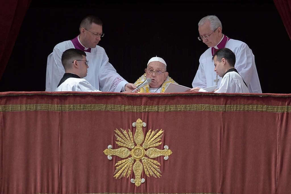 Pope Francis during the impartation of the ‘Urbi et Orbi’ blessing and wishes «good Easter» from the balcony of St. Peter’s Basilica, April 20, 2024, in Rome (Italy). (Stefano Spaziani/Getty Images)