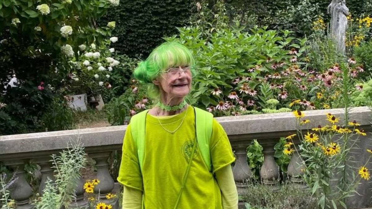 Who Is the Green Lady Featured in ‘The Subway’ by Chappell Roan?