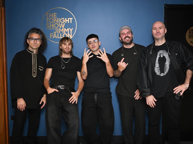 Trueno y su banda en The Tonight Show de Jimmy Fallon