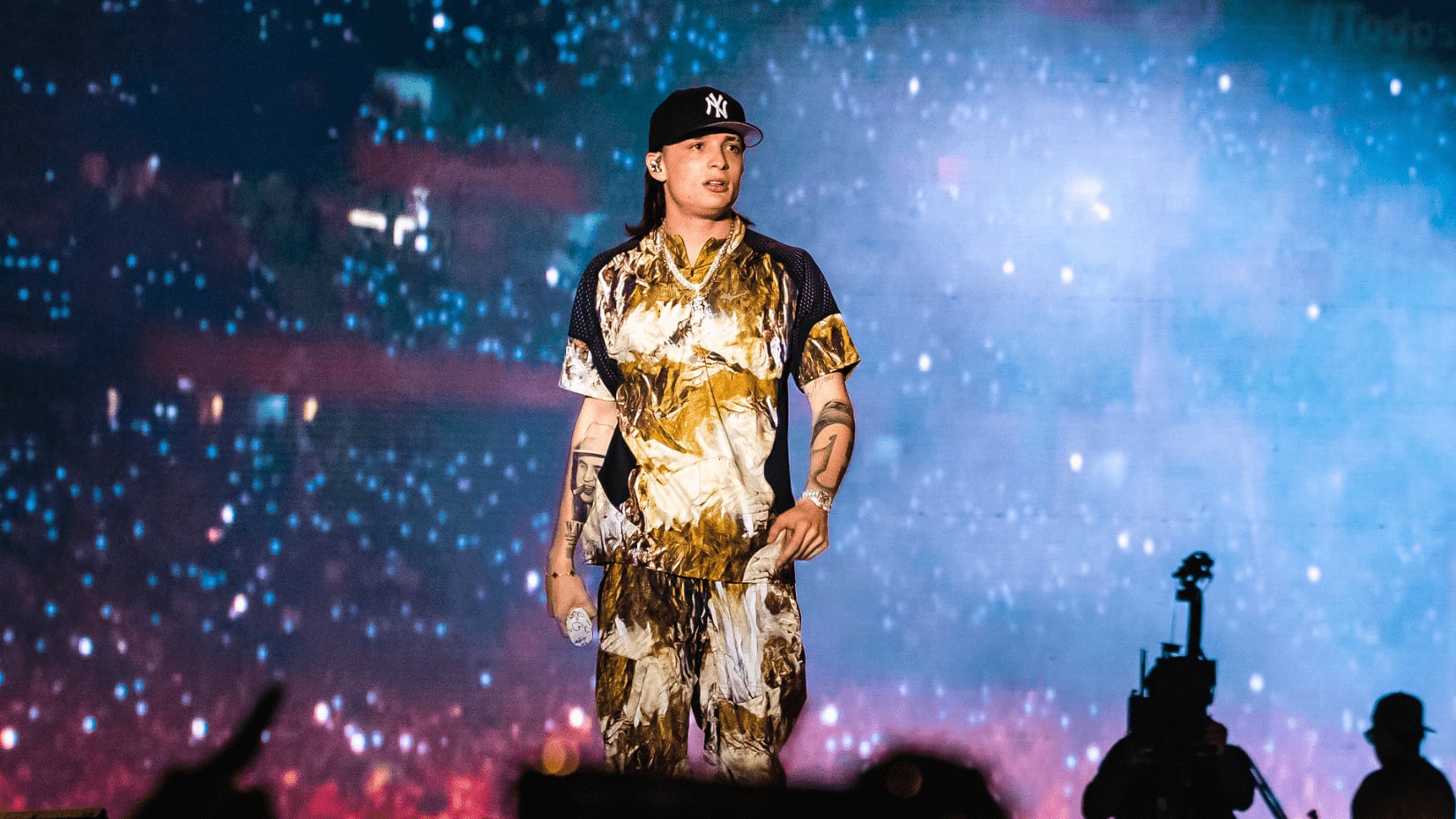 Peso Pluma performs at Estadio Mobil Super on November 8, 2023 in Mexico City, Mexico. (Photo by Medios y Media/Getty Images)