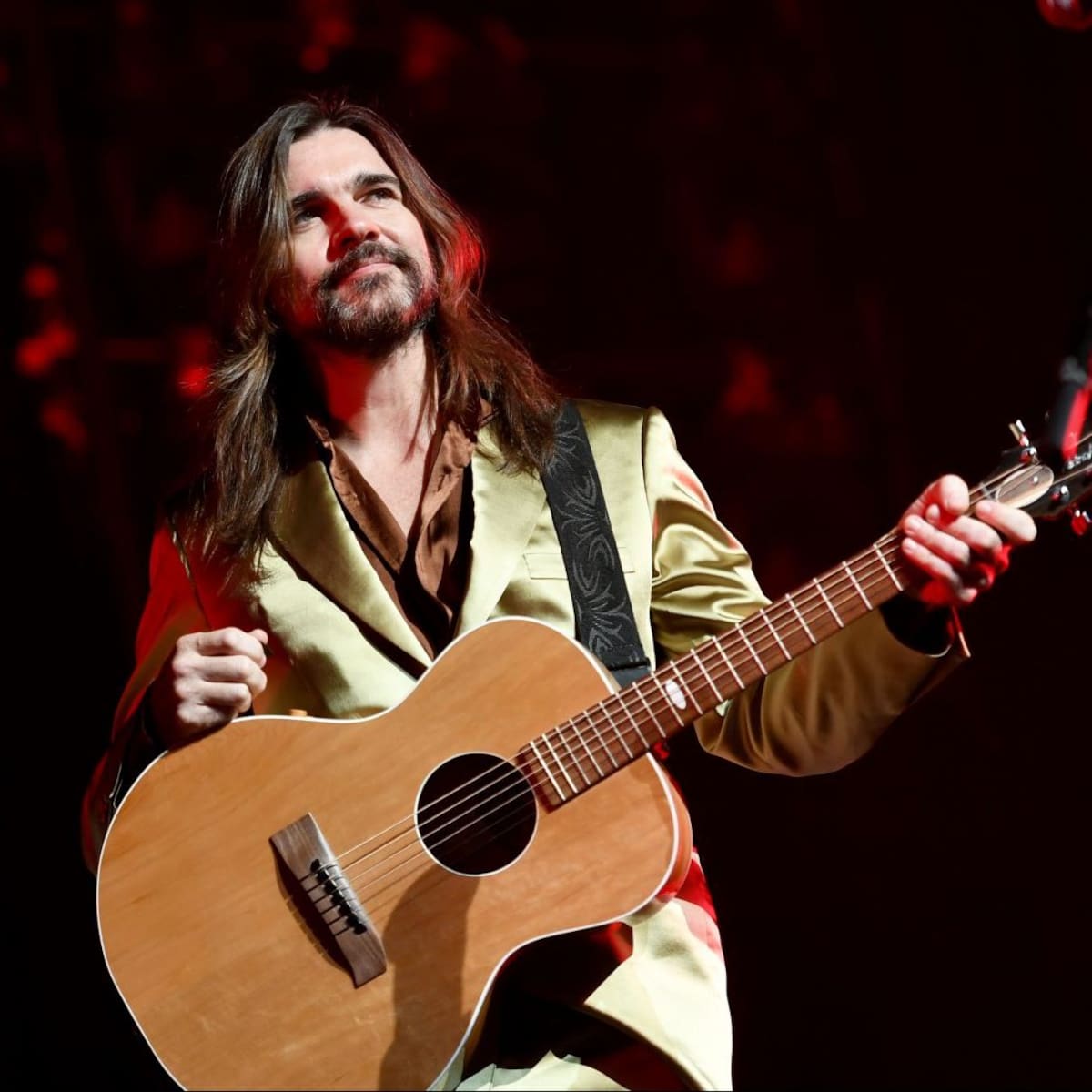 Juanes Presents ‘Vida Cotidiana’ on Los40 Global Show