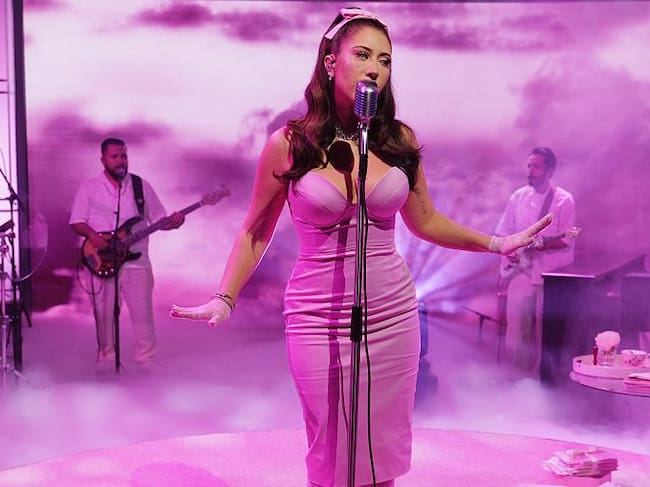 Kali Uchis como artista invitada de ‘Jimmy Kimmel Live!’ el jueves 29 de mayo. (Disney/Randy Holmes)