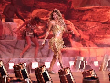 Este fue el tierno momento en que una fan confundió a Karol G con Shakira