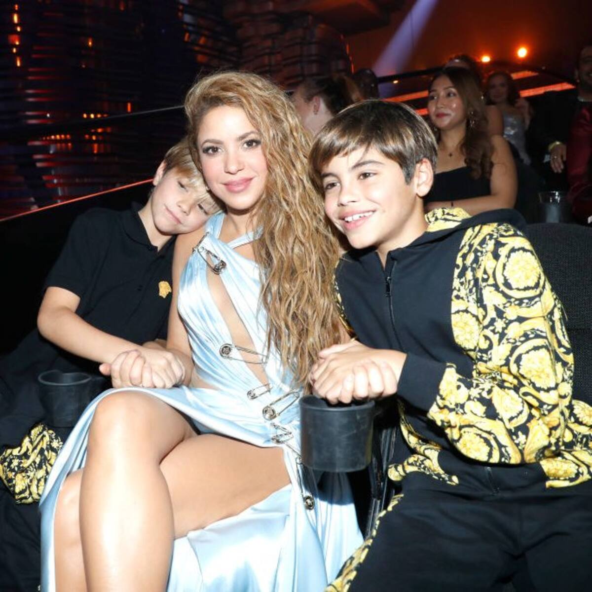 The Deleted Tweet About Shakira’s Performance at the Latin Grammys: «Too Much Information?»