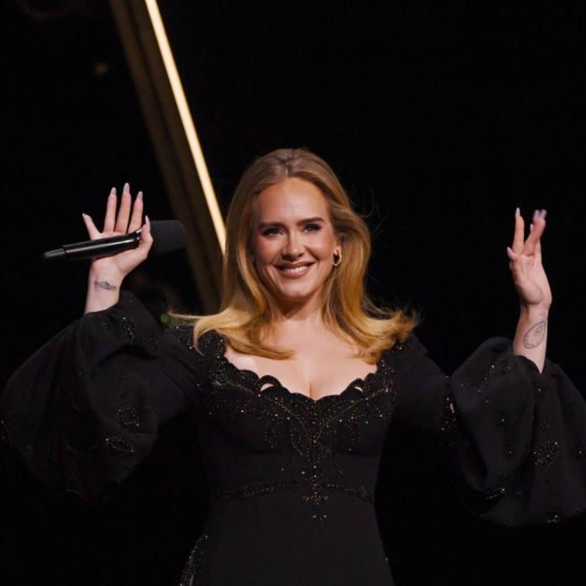 Adele Cries During Her Farewell to the Stage: Her Tearful Message (VIDEO)