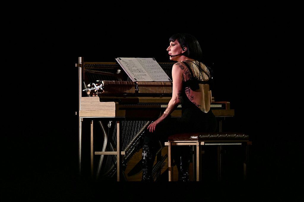 Lady Gaga se presenta durante un ensayo en la playa de Copacabana en Río de Janeiro, Brasil, el 2 de mayo de 2025. Pablo PORCIUNCULA / AFP