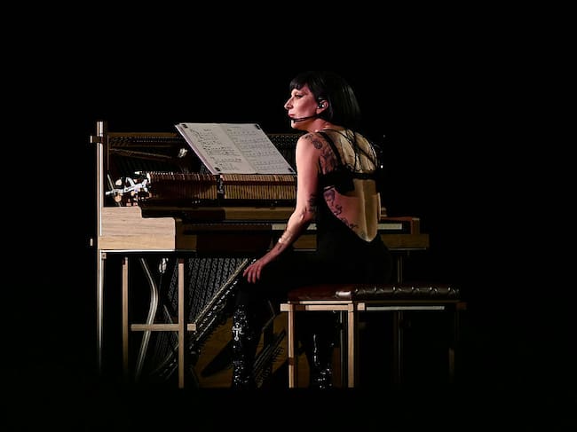 Lady Gaga se presenta durante un ensayo en la playa de Copacabana en Río de Janeiro, Brasil, el 2 de mayo de 2025. Pablo PORCIUNCULA / AFP
