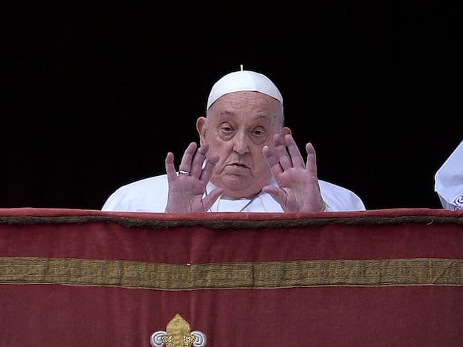 Pope Francis during the impartation of the ‘Urbi et Orbi’ blessing and wishes «good Easter» from the balcony of St. Peter’s Basilica, April 20, 2024, in Rome (Italy). Stefano Spaziani/Europa Press via Getty Images
