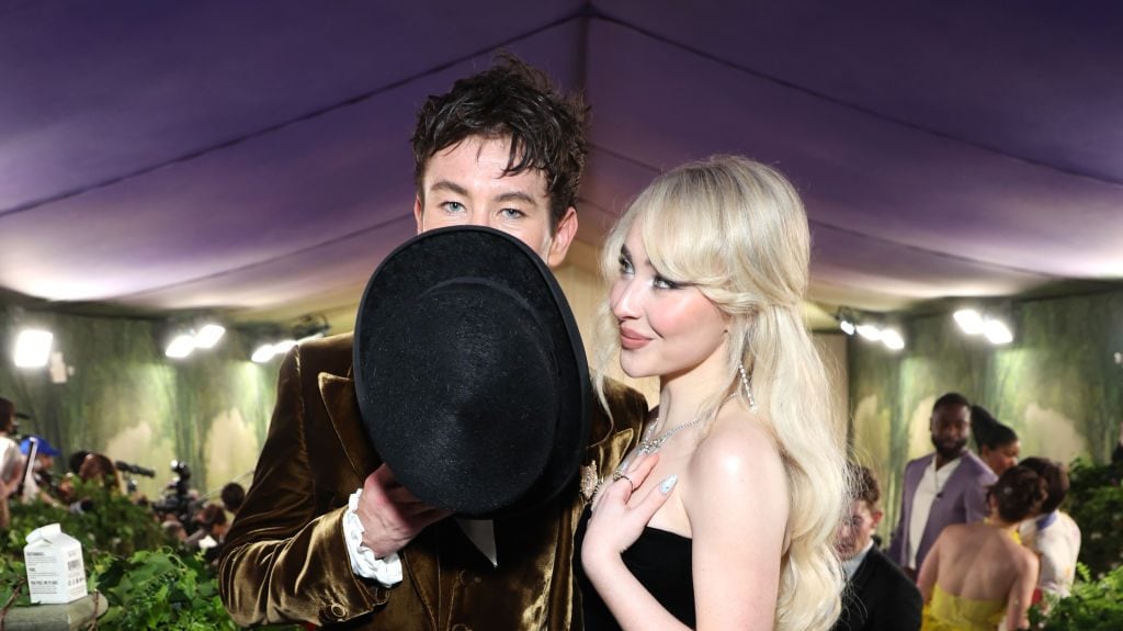 Barry Keoghan and Sabrina Carpenter attend The 2024 Met Gala Celebrating «Sleeping Beauties: Reawakening Fashion» at The Metropolitan Museum of Art on May 06, 2024 in New York City. Kevin Mazur/MG24/Getty Images for The Met Museum/Vogue
