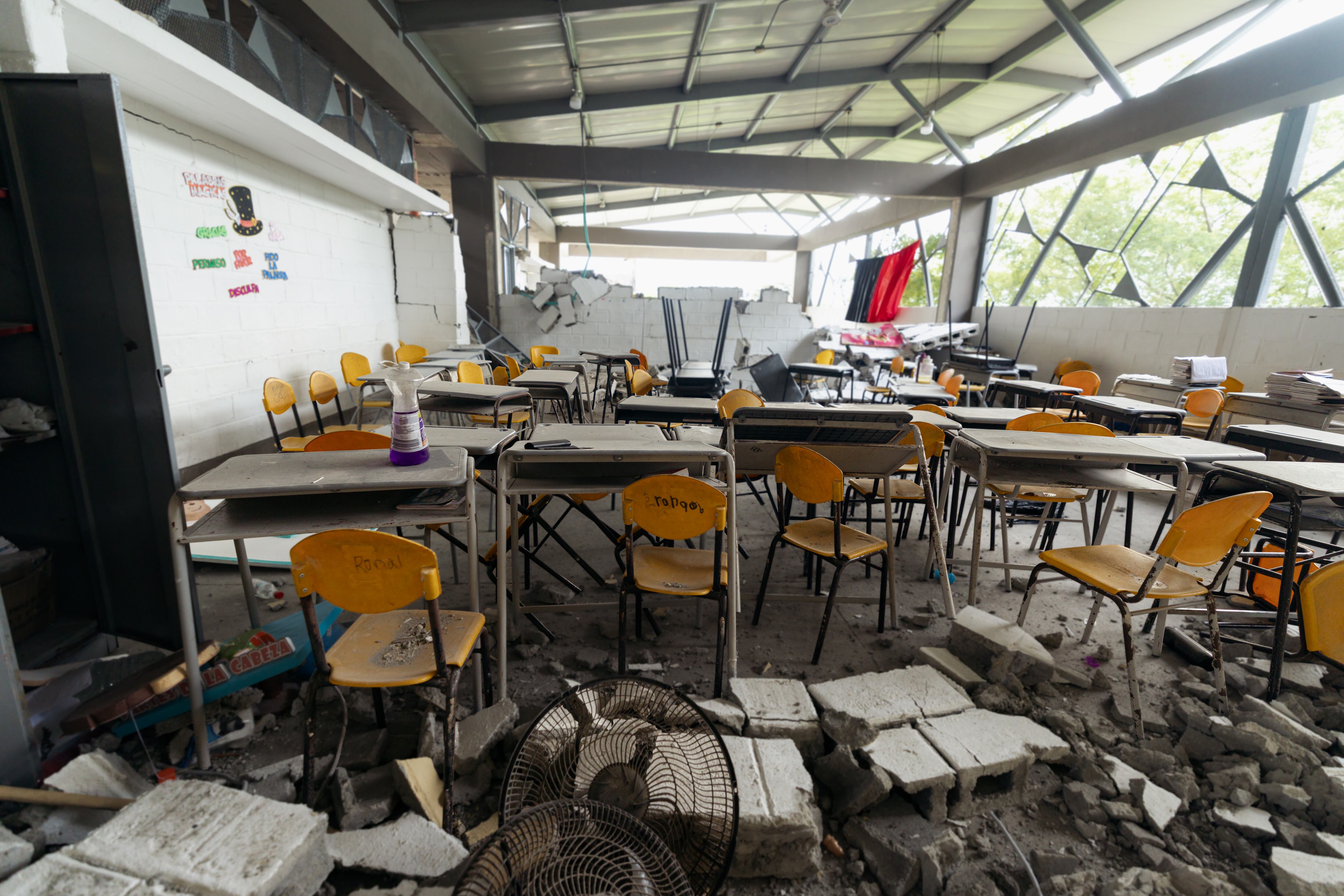 Una escuela derribada en Quibdó tras el devastador terremoto del 10 de agosto.