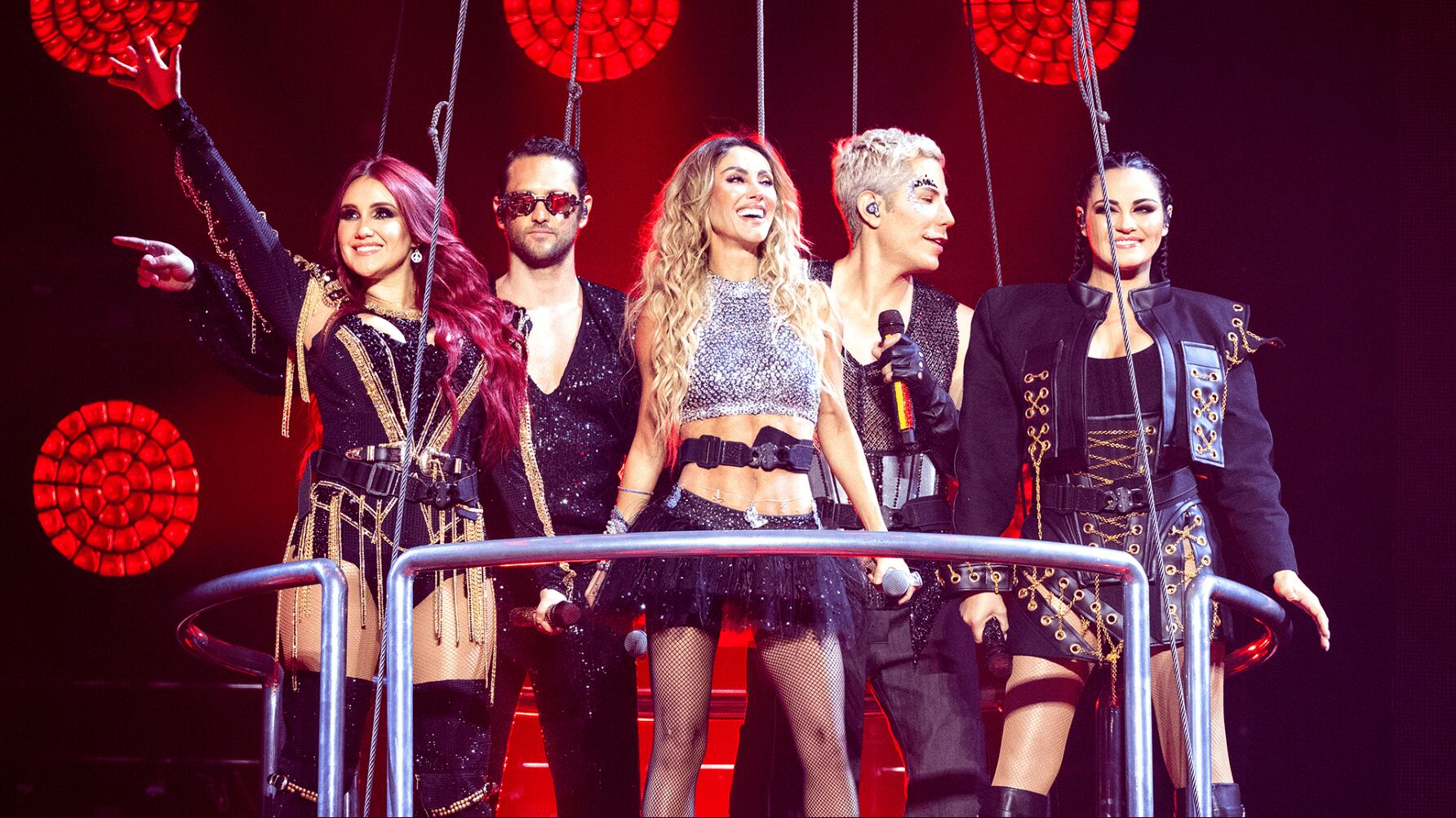 (L-R) Dulce Maria, Christopher von Uckermann, Anahí, Christian Chávez, and Maite Perroni of RBD perform in concert during the ‘Soy Rebelde Tour’ in Austin, Texas. Rick Kern/Getty Images.
