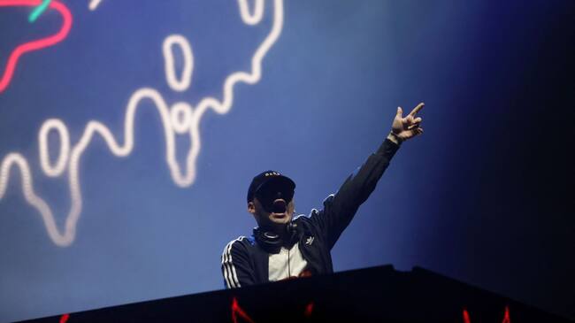 Bizarrap performs onstage during the Estéreo Picnic Festival in Bogotá / Juan Pablo Pino / AFP