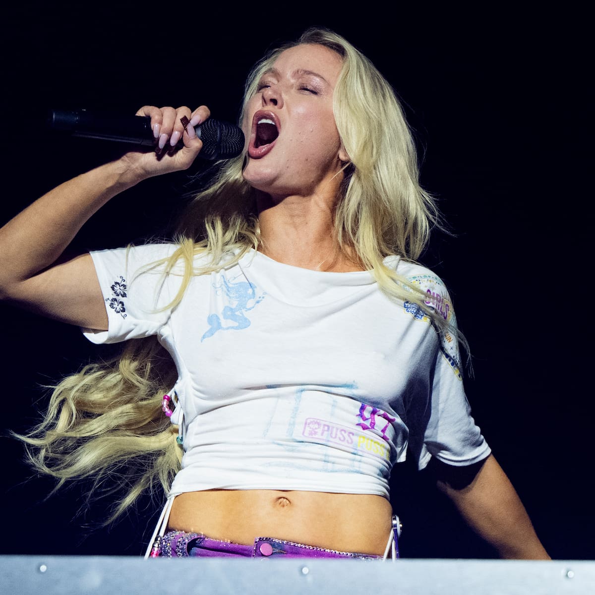 Estas son todas las colaboraciones de Zara Larsson en su álbum 'Midnight Sun: Girls Trip'