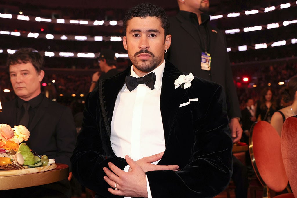 Bad Bunny asiste a la 68ª edición de los Premios GRAMMY en el Crypto.com Arena el 1 de febrero de 2026 en Los Ángeles, California.