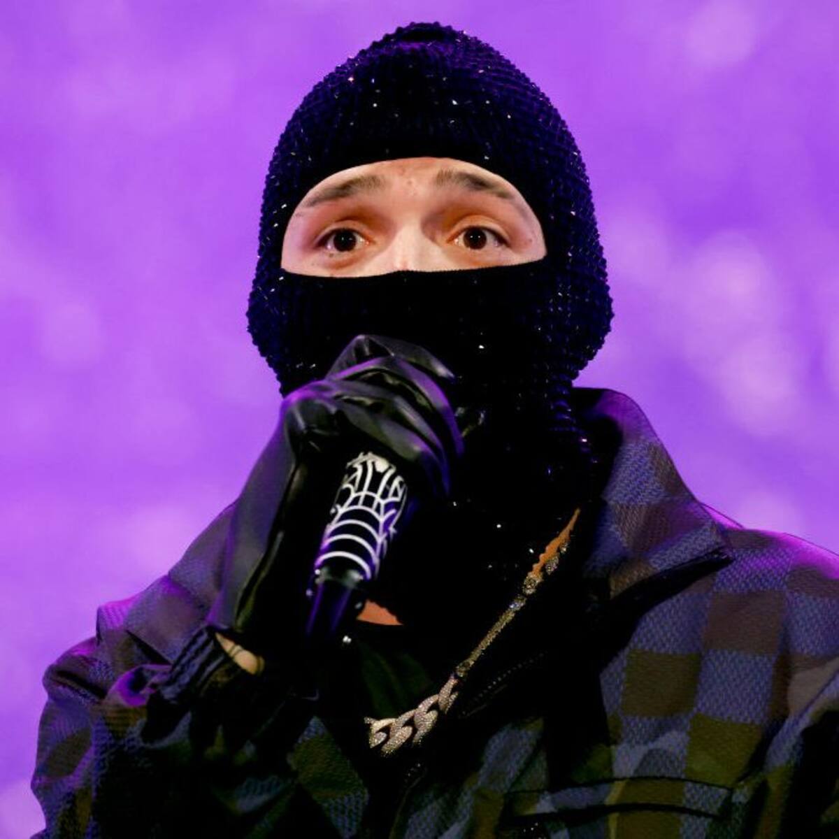 Peso Pluma Dominates Streams Following the Release of ‘ÉXODO’