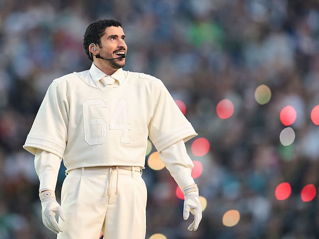 Bad Bunny actúa durante el espectáculo de medio tiempo del Super Bowl LX entre los New England Patriots y los Seattle Seahawks en el Levi’s Stadium el 8 de febrero de 2026 en Santa Clara, California.