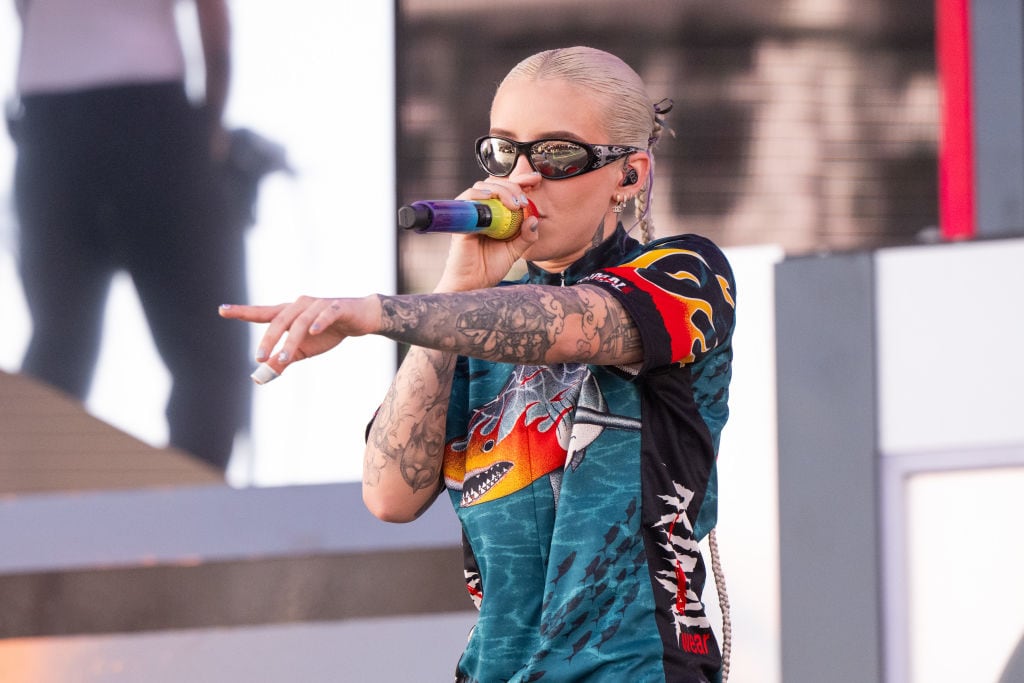 Young Miko actuando en Coachella 2024 en Indio, California. Scott Dudelson/Getty Images para Coachella