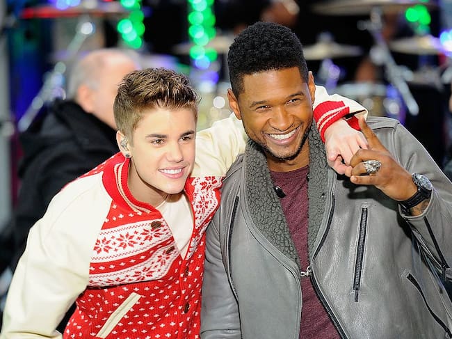 Justin Bieber and Usher perform on NBC’s ‘Today’ in the TODAY Plaza on November 23, 2011 in New York City. Andrew H. Walker/Getty Images.