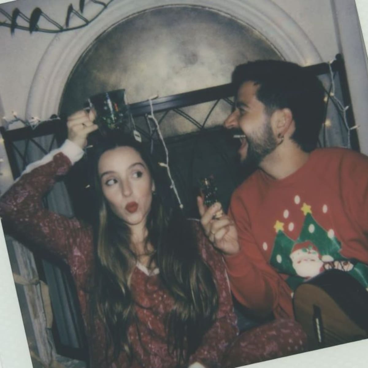 Camilo y Evaluna homenajean la Navidad de familias latinas en EEUU con ‘Navidad en Cada Esquina’: letra y significado