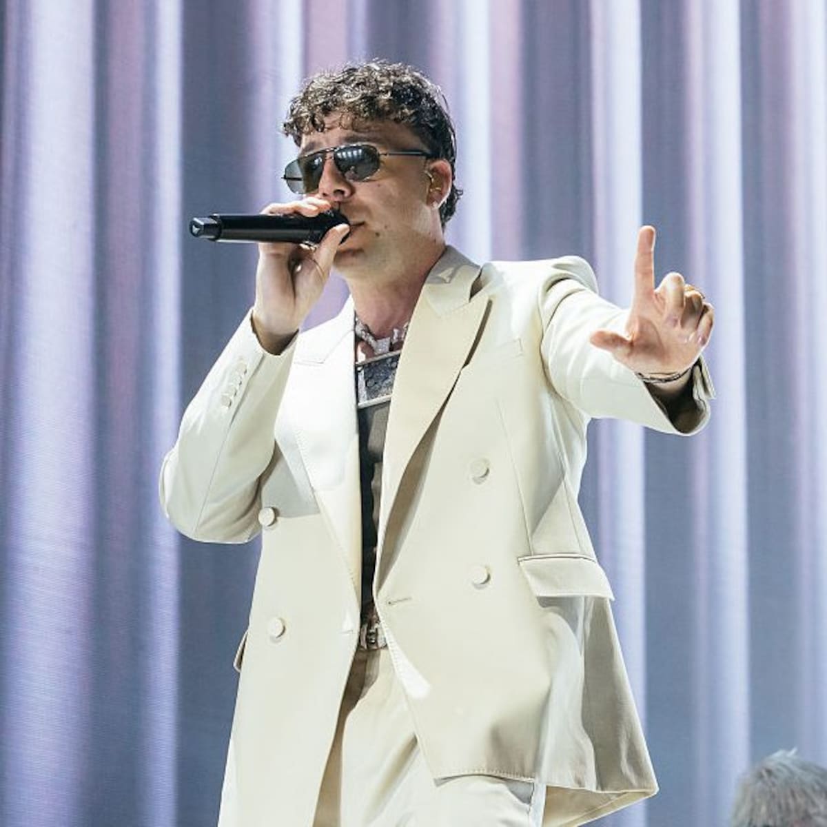 ‘Yo y Tú’ by Ovy On the Drums, Beéle and Quevedo: Meaning and English Lyrics