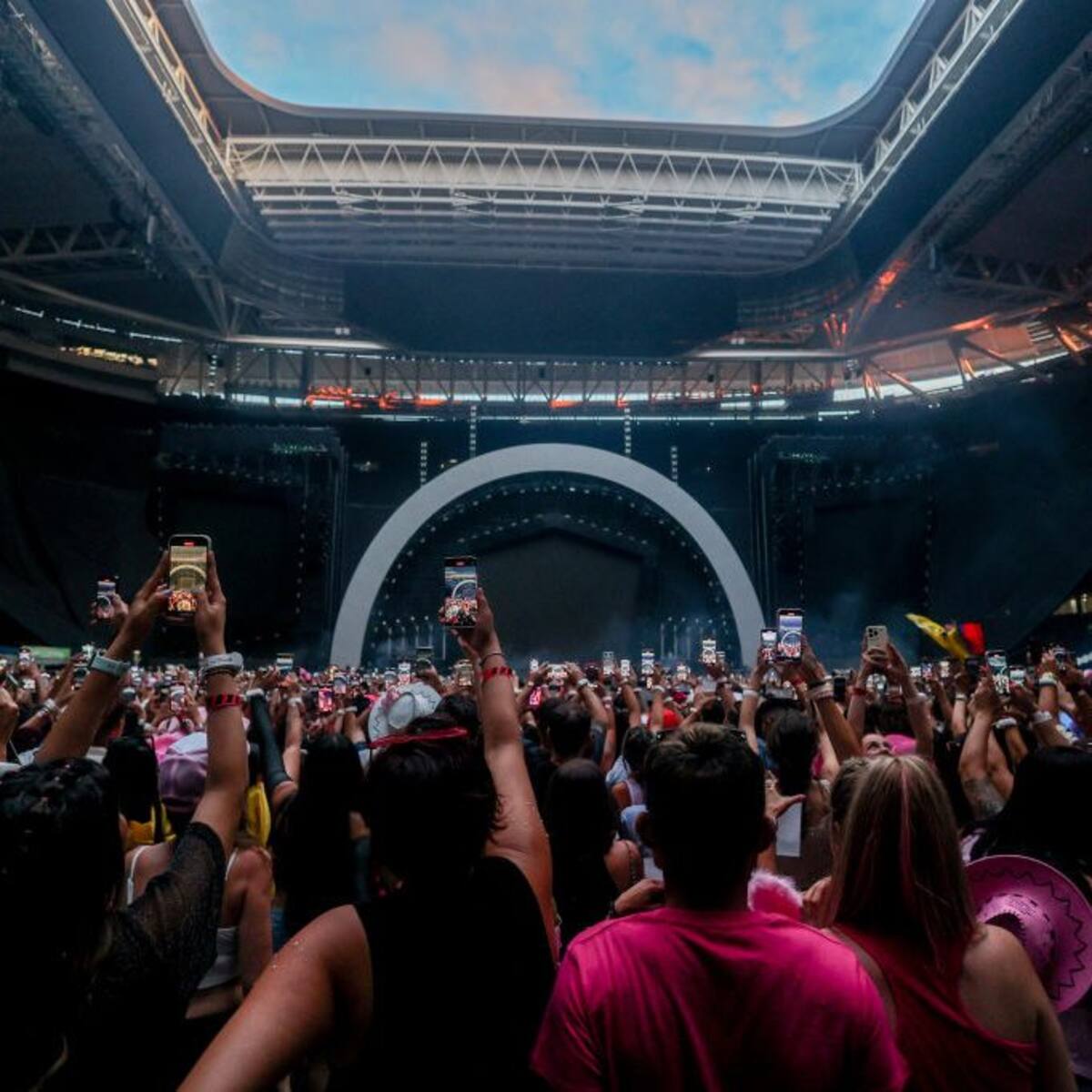 Karol G Fan Dies After the Mañana Será Bonito Tour Final Show: What Happened