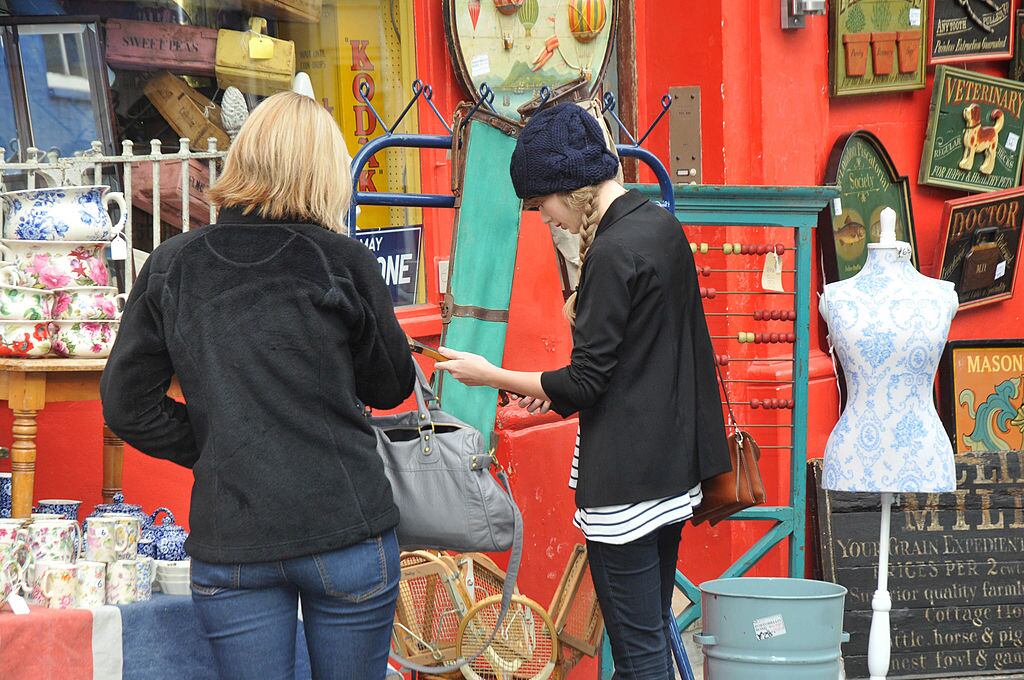 Taylor Swift pictured shopping on Portobello Road in London, England. SAV/FilmMagic